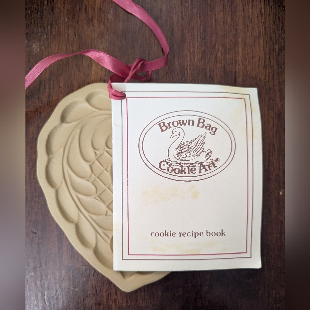 Brown Bag Cookie Art Cookie Cutter EUC - Picture 3 of 5